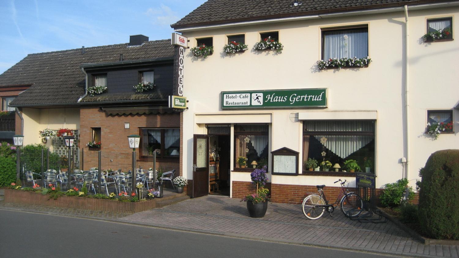 Hotel Haus Gertrud ジンメラート エクステリア 写真